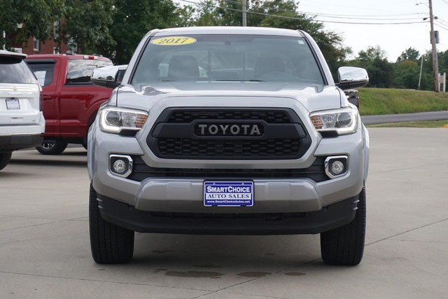 2017 Toyota Tacoma 4WD Limited Double Cab image 08