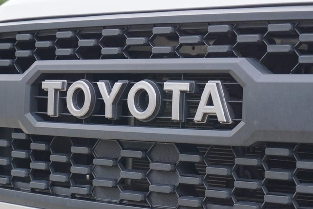 2017 Toyota Tacoma 4WD Limited Double Cab image 11