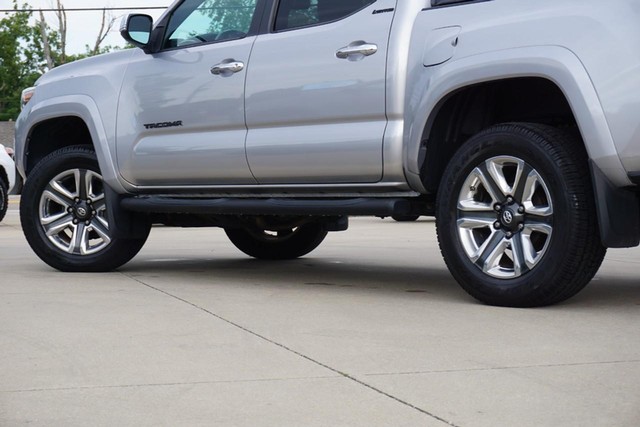 2017 Toyota Tacoma 4WD Limited Double Cab image 14