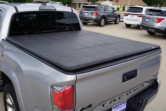 2017 Toyota Tacoma 4WD Limited Double Cab image 18