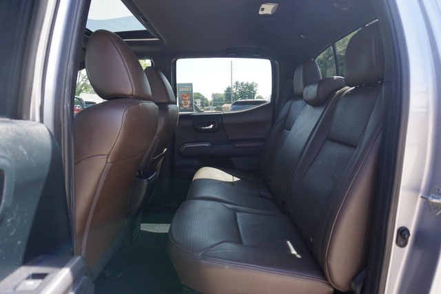 2017 Toyota Tacoma 4WD Limited Double Cab image 26