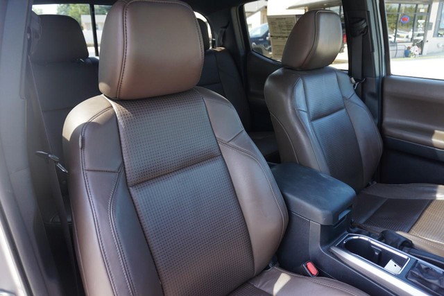 2017 Toyota Tacoma 4WD Limited Double Cab image 31