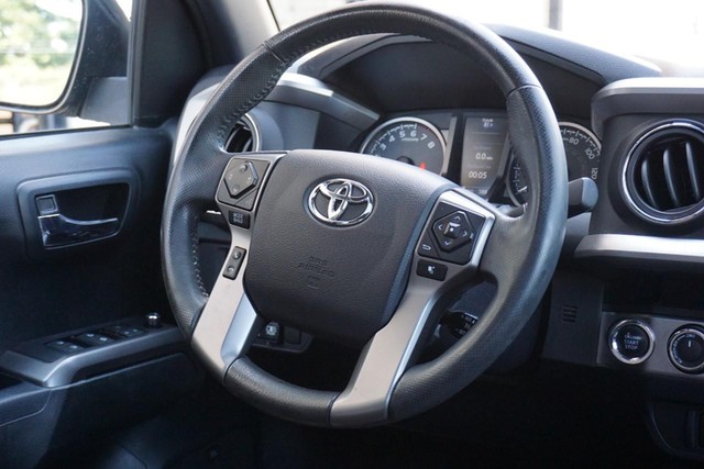 2017 Toyota Tacoma 4WD Limited Double Cab image 34
