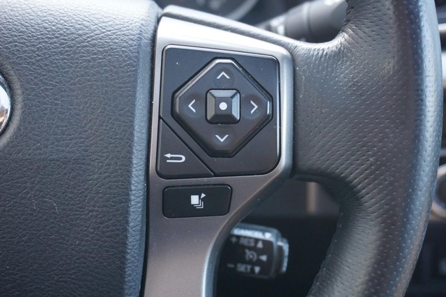 2017 Toyota Tacoma 4WD Limited Double Cab image 38