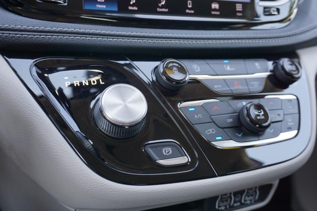2022 Chrysler Pacifica Touring L photo 41