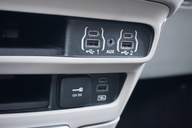 2022 Chrysler Pacifica Touring L photo 42