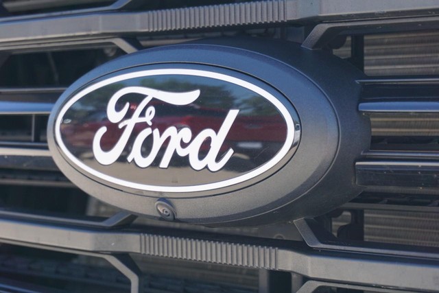 2024 Ford F-150 XLT SuperCrew 4WD image 11