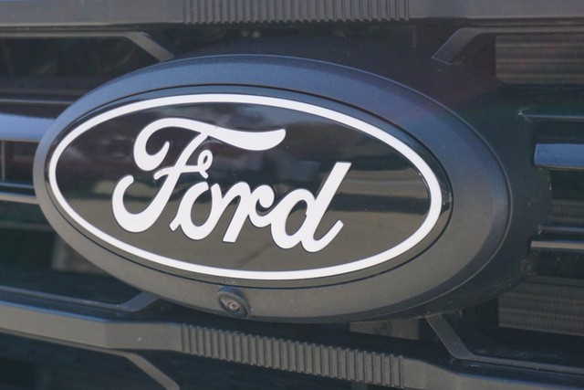 2024 Ford F-150 XLT SuperCrew 4WD image 11