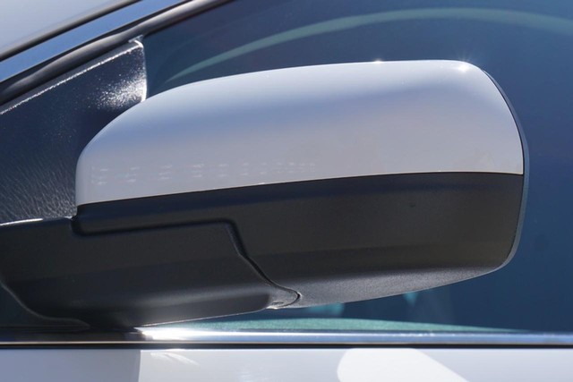 2024 Ford Edge SEL photo 11