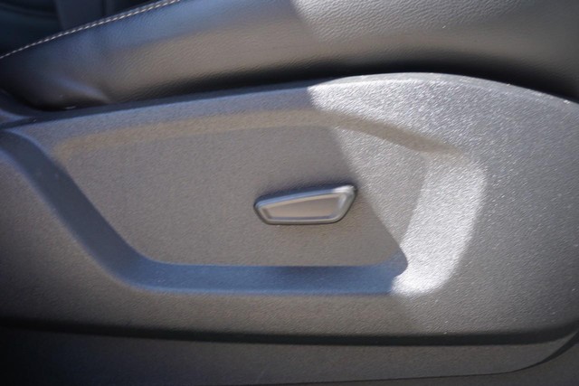 2024 Ford Edge SEL photo 25