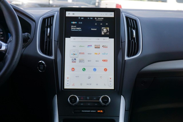 2024 Ford Edge SEL photo 29