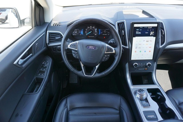 2024 Ford Edge SEL photo 30