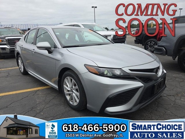 2022 Toyota Camry SE image 01