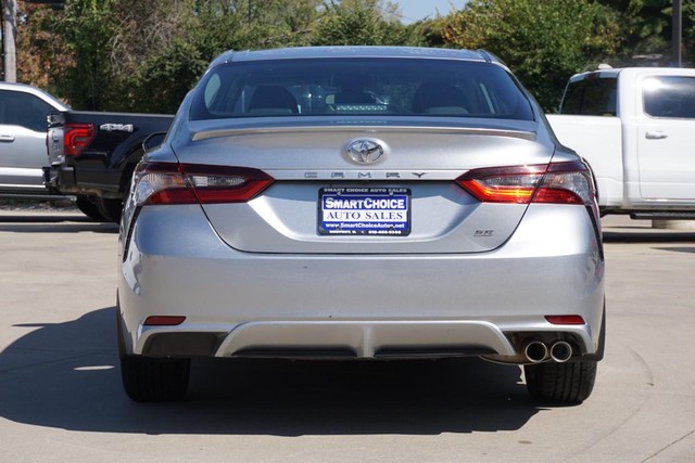 2022 Toyota Camry SE image 04