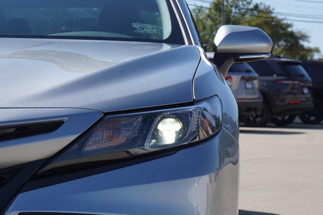 2022 Toyota Camry SE image 10