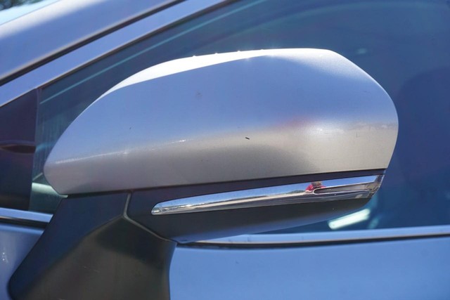 2022 Toyota Camry SE image 12