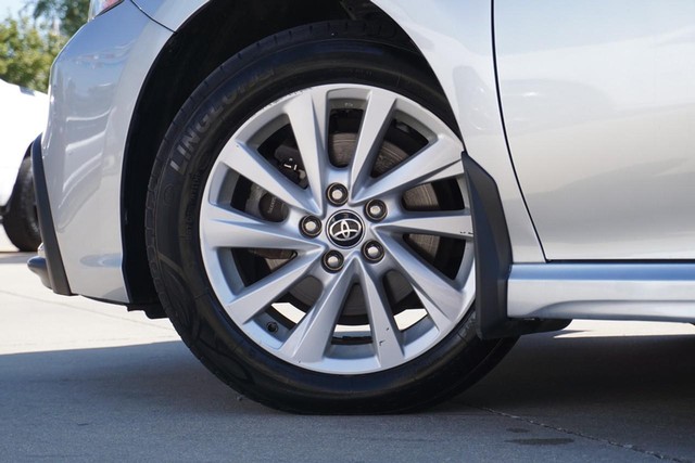 2022 Toyota Camry SE image 14