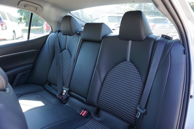 2022 Toyota Camry SE image 23