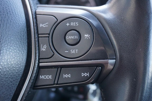 2022 Toyota Camry SE image 33