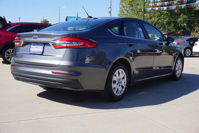 2019 Ford Fusion S image 03