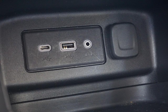 2019 Chevrolet Equinox LS image 38