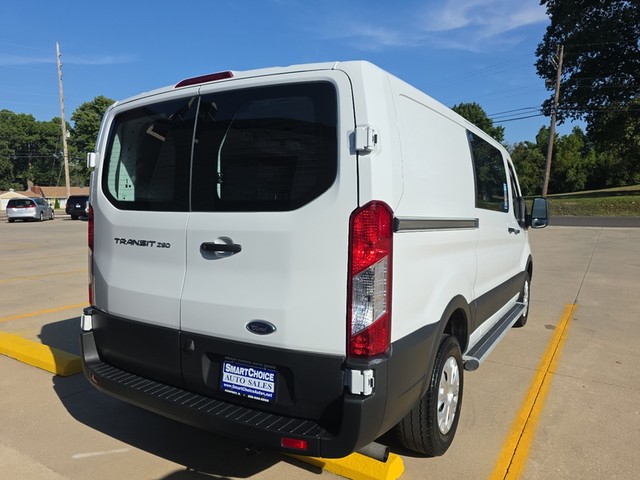 2024 Ford Transit Cargo Van T-250 130" image 04