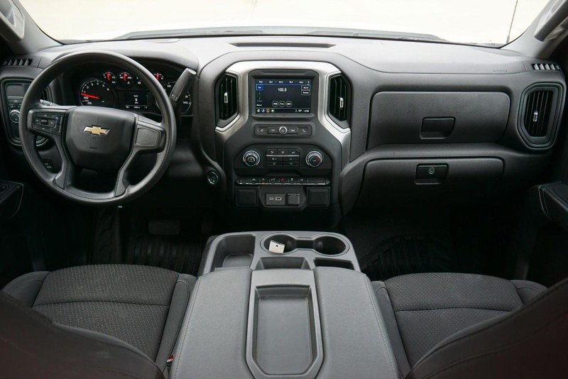 Chevrolet Silverado 1500 Vehicle Full-screen Gallery Image 24
