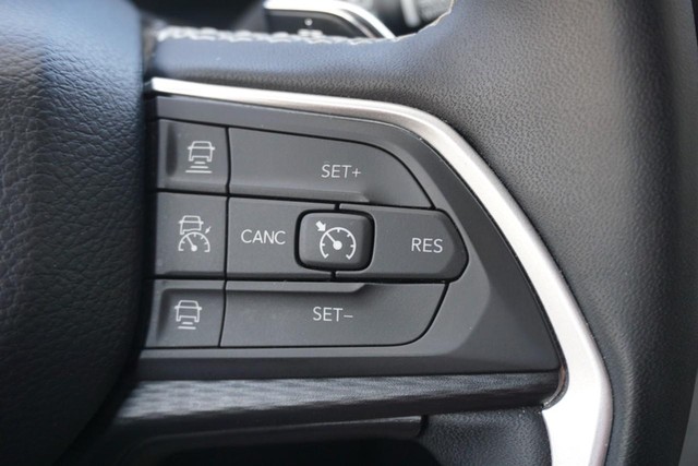 2024 Jeep Grand Cherokee L Altitude image 40