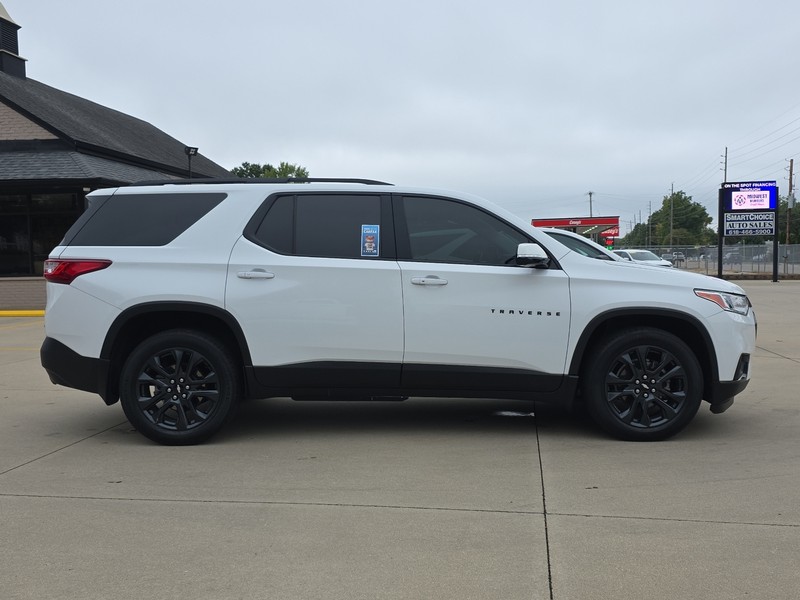 Chevrolet Traverse Vehicle Full-screen Gallery Image 02