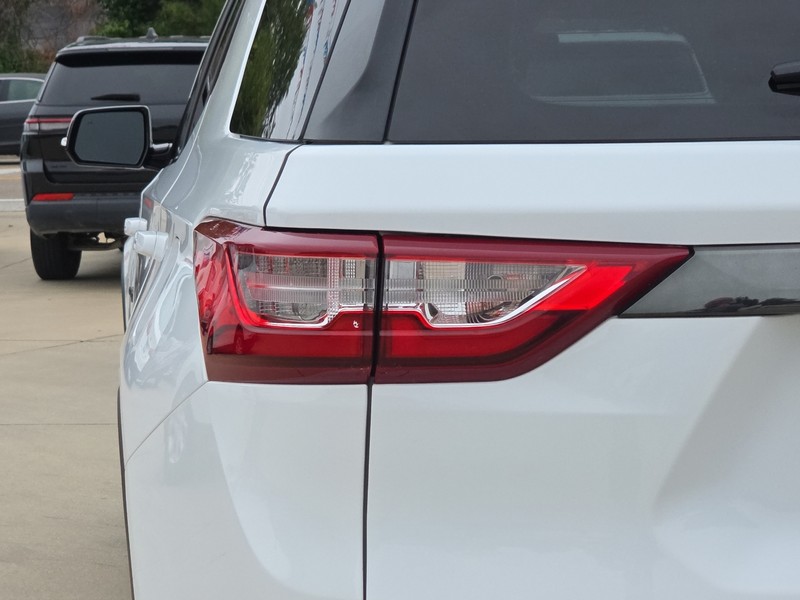 Chevrolet Traverse Vehicle Full-screen Gallery Image 11