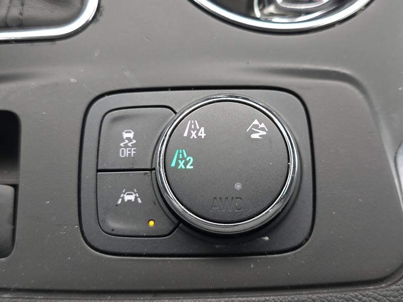 Chevrolet Traverse Vehicle Full-screen Gallery Image 31