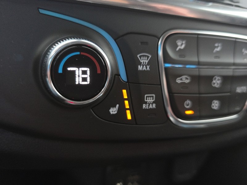 Chevrolet Traverse Vehicle Full-screen Gallery Image 41