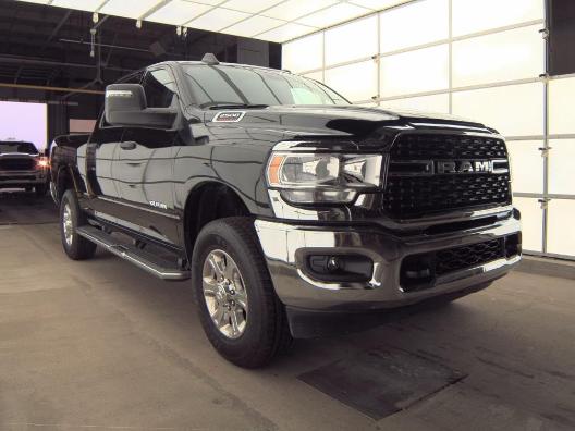 2024 Ram 2500 Big Horn Crew Cab 4WD image 01