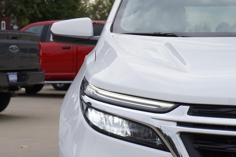 Chevrolet Equinox Vehicle Full-screen Gallery Image 09