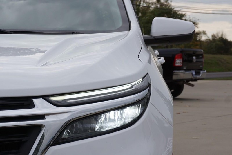 Chevrolet Equinox Vehicle Full-screen Gallery Image 10