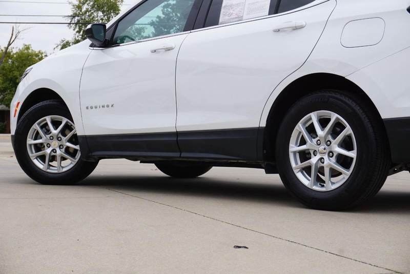 Chevrolet Equinox Vehicle Full-screen Gallery Image 13