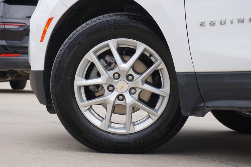 Chevrolet Equinox Vehicle Full-screen Gallery Image 14