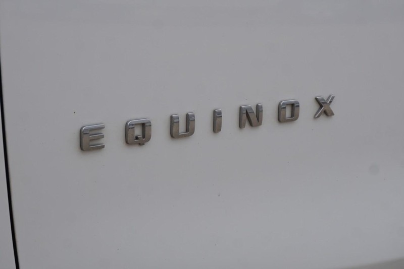 Chevrolet Equinox Vehicle Full-screen Gallery Image 16