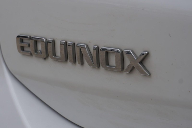 Chevrolet Equinox Vehicle Full-screen Gallery Image 19