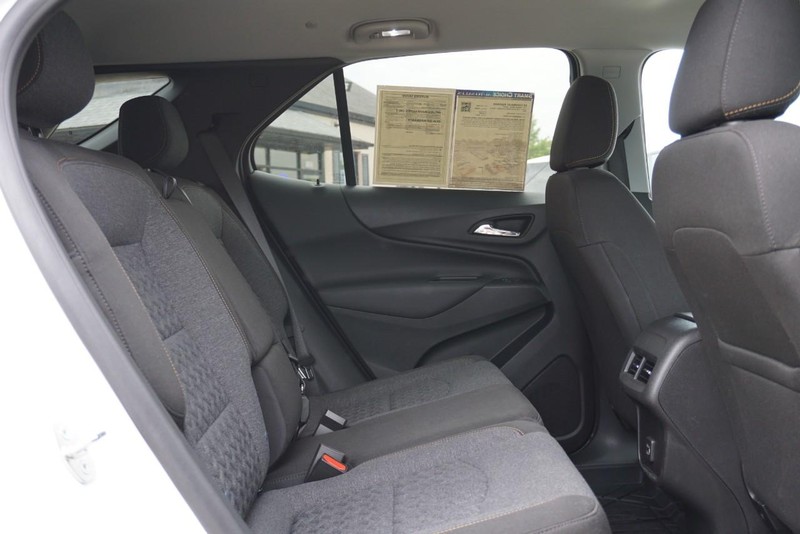 Chevrolet Equinox Vehicle Full-screen Gallery Image 27