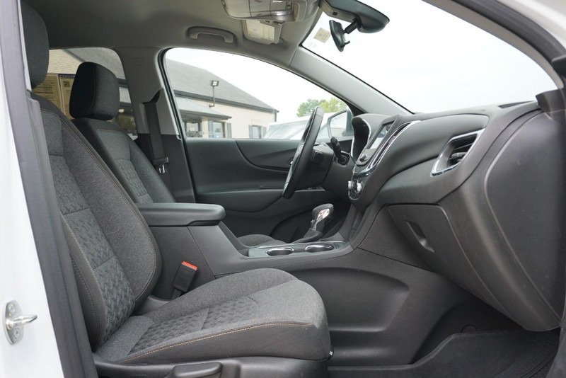 Chevrolet Equinox Vehicle Full-screen Gallery Image 29