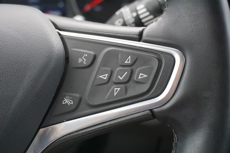 Chevrolet Equinox Vehicle Full-screen Gallery Image 36