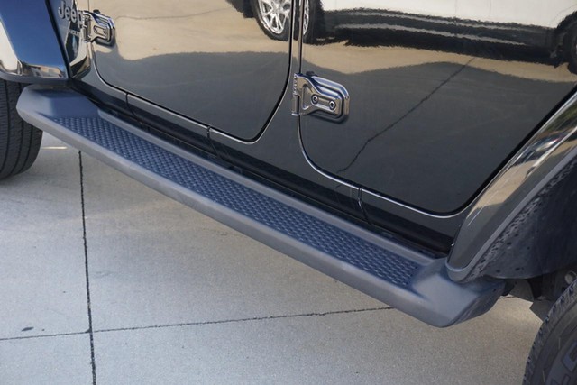 2023 Jeep Wrangler High Altitude image 16