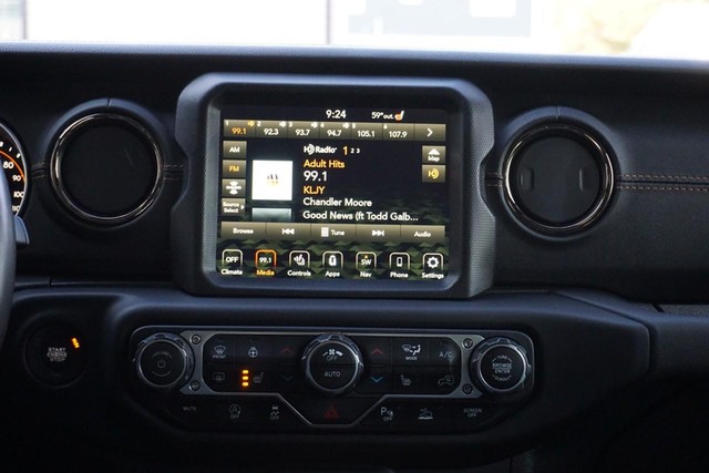 2023 Jeep Wrangler High Altitude image 33
