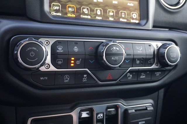 2023 Jeep Wrangler High Altitude image 40