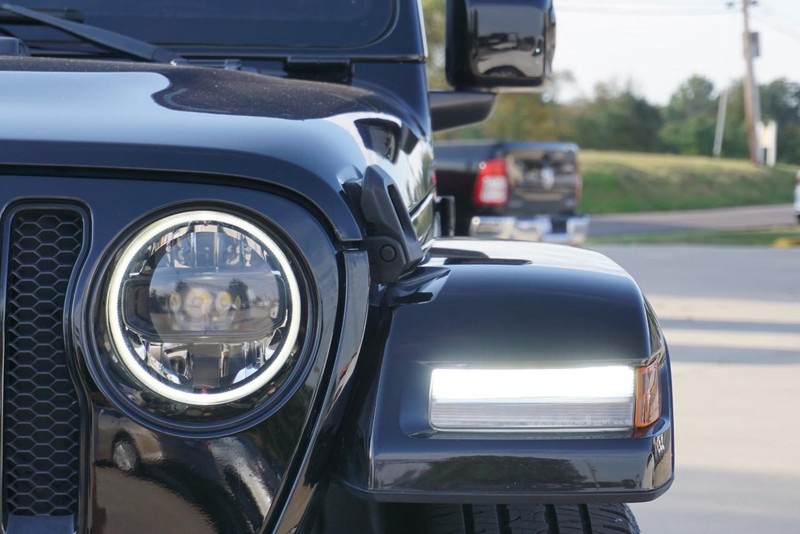 Jeep Wrangler Vehicle Full-screen Gallery Image 10