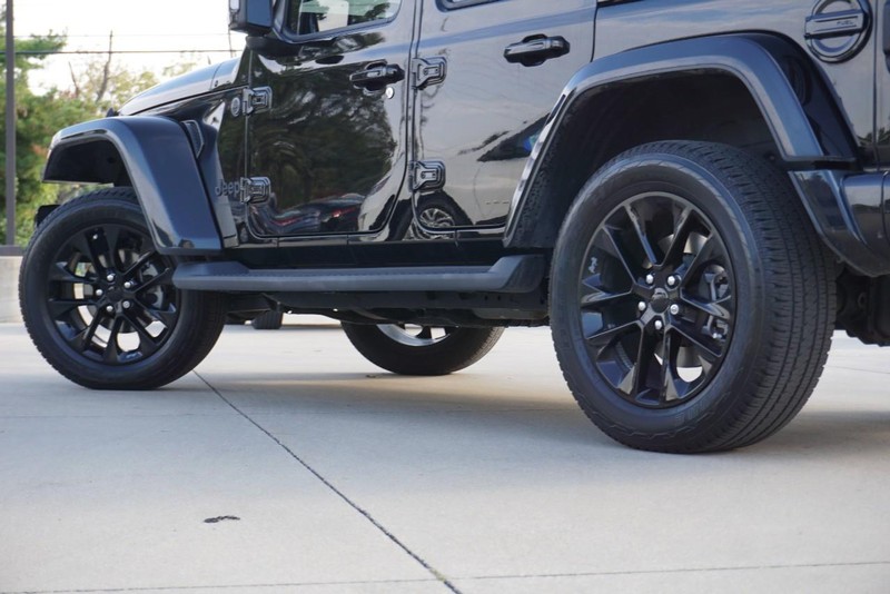 Jeep Wrangler Vehicle Full-screen Gallery Image 14