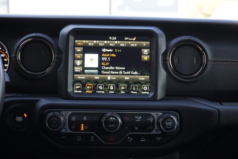 Jeep Wrangler Vehicle Full-screen Gallery Image 33