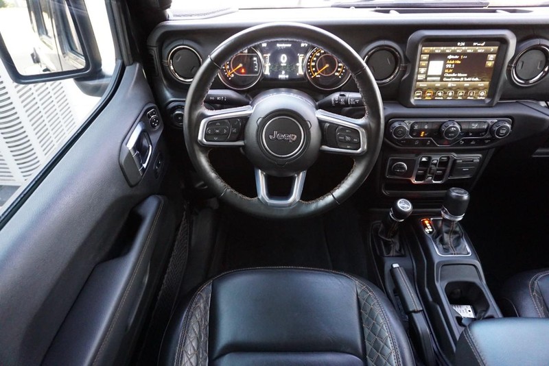 Jeep Wrangler Vehicle Full-screen Gallery Image 34