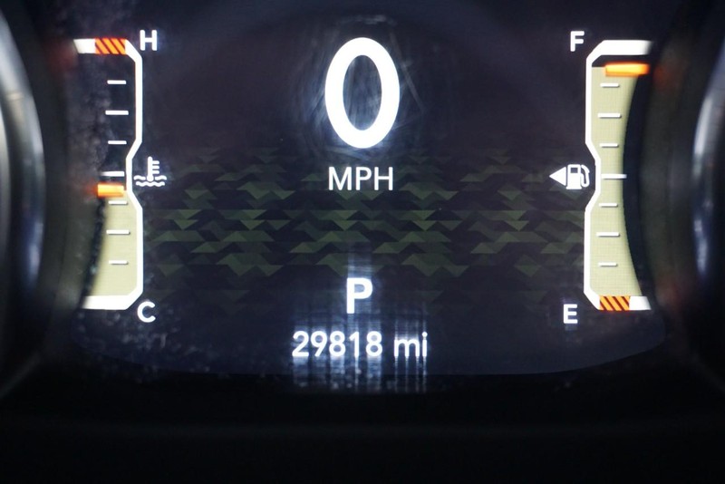 Jeep Wrangler Vehicle Full-screen Gallery Image 38